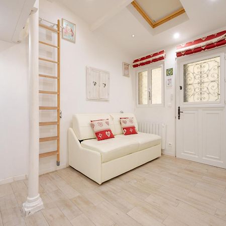 Апартаменты Superb Tiny House In Heart Of Paris 1St! Экстерьер фото