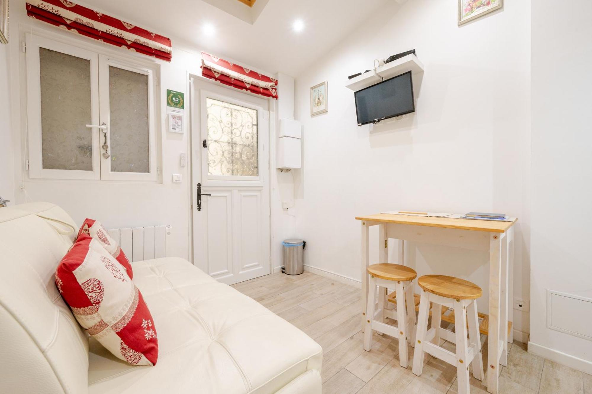 Апартаменты Superb Tiny House In Heart Of Paris 1St! Экстерьер фото